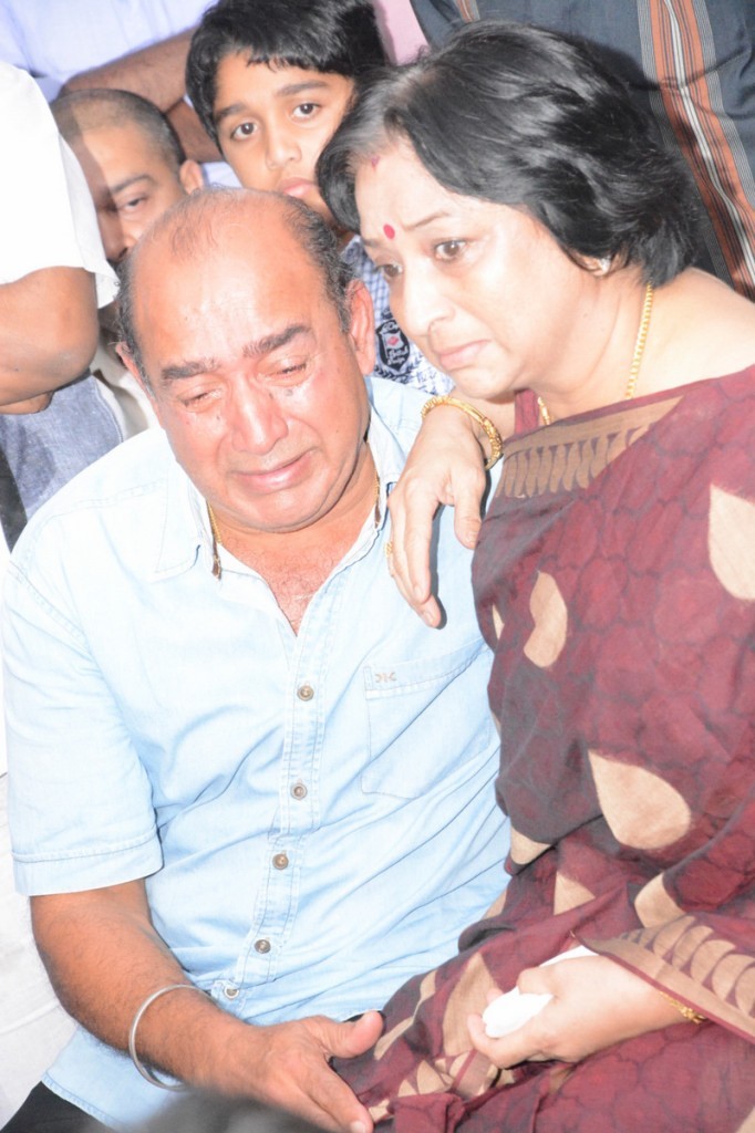 Celebrities Pay Last Respects to Manjula - 122 / 219 photos