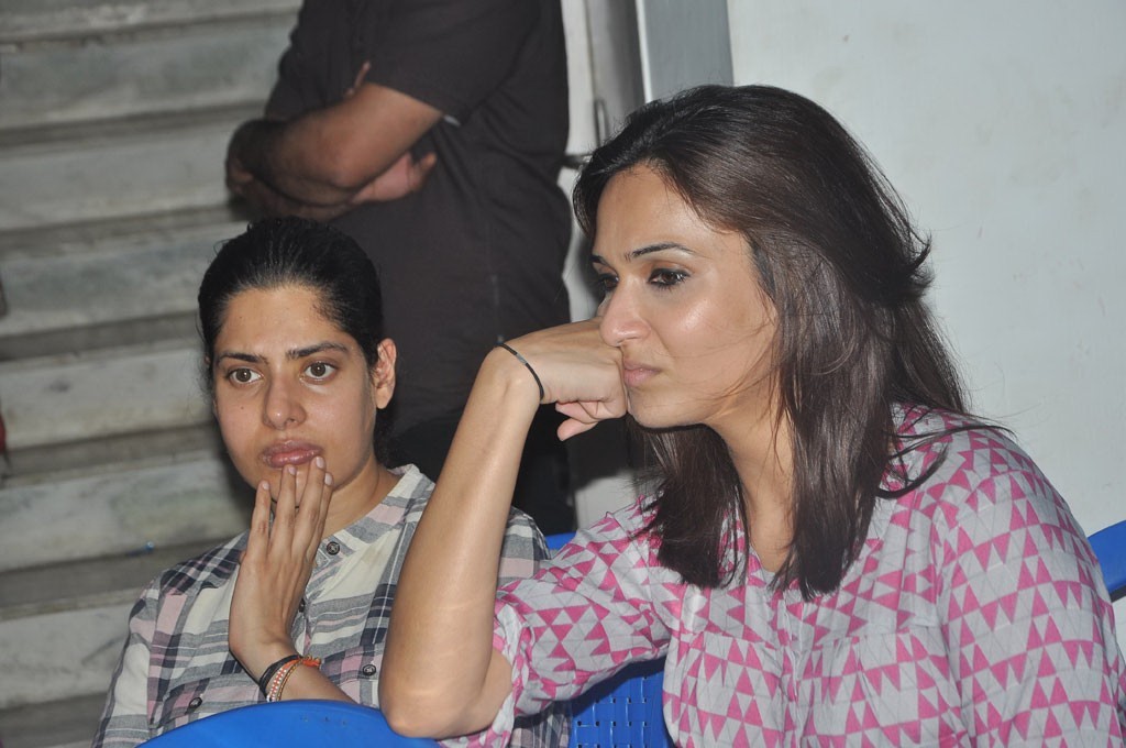 Celebrities Pay Last Respects to Manjula - 157 / 219 photos