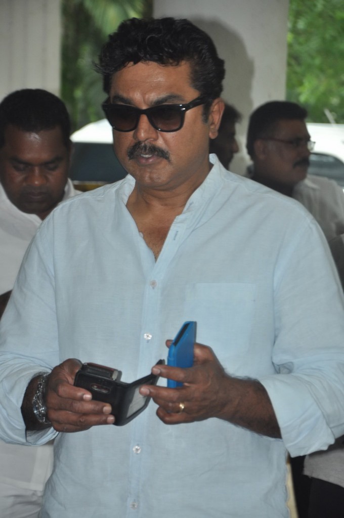 Celebrities Pay Last Respects to Manjula - 163 / 219 photos