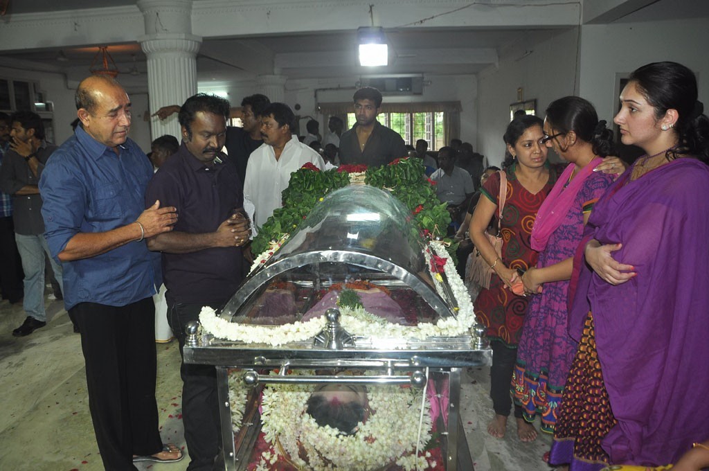 Celebrities Pay Last Respects to Manjula - 169 / 219 photos