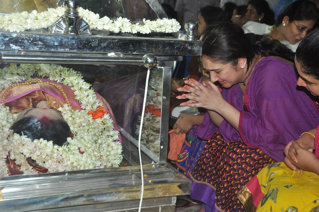 Celebrities Pay Last Respects to Manjula - 180 / 219 photos