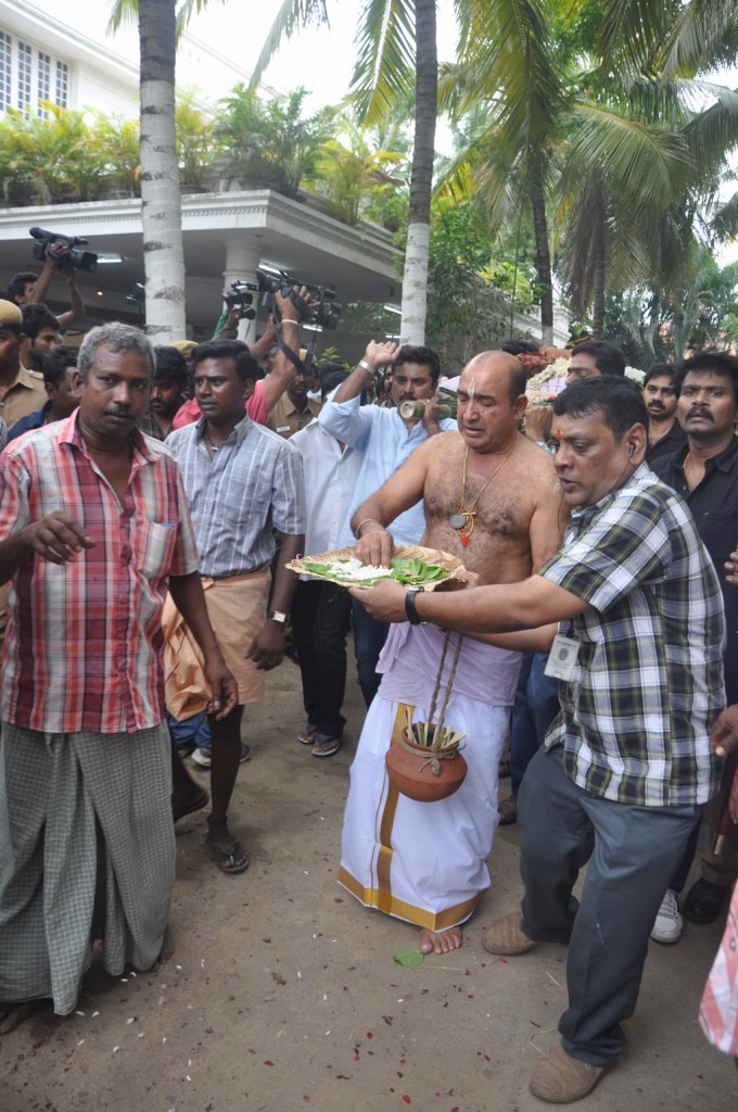 Celebrities Pay Last Respects to Manjula - 196 / 219 photos