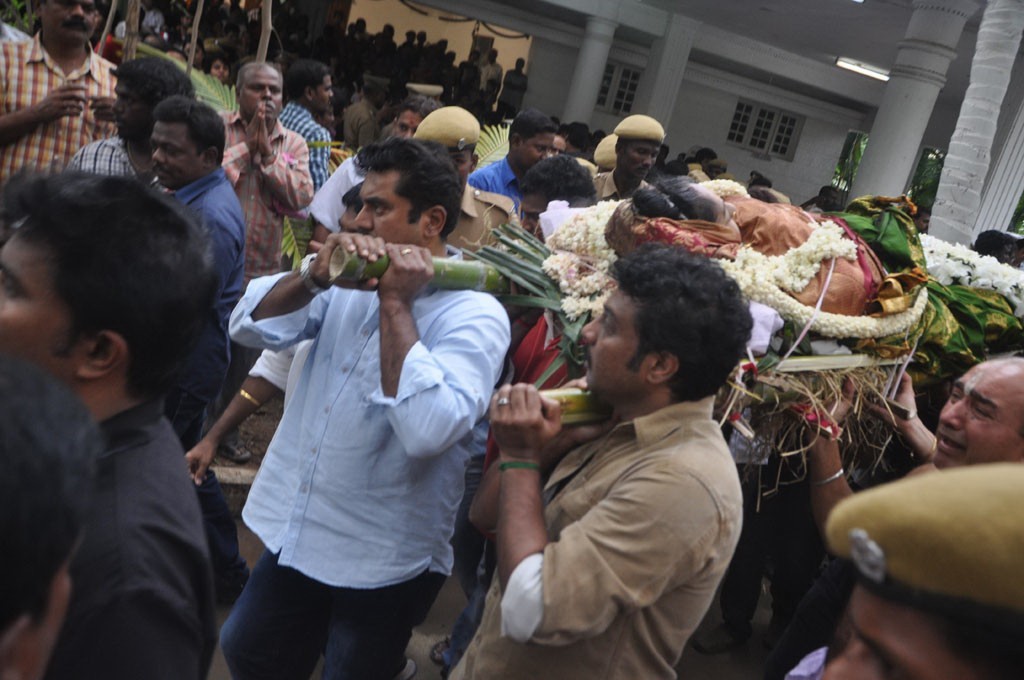 Celebrities Pay Last Respects to Manjula - 213 / 219 photos
