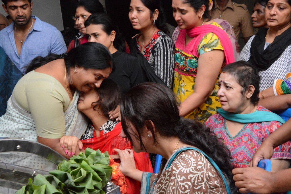 Celebrities Pay Last Respects to Manjula - 217 / 219 photos