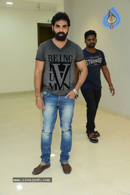 Celebrities Watch Next Nuvve Movie - 15 / 53 photos