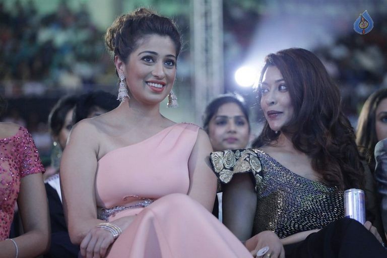 Celebs at 62nd Filmfare Awards South Photos - 5 / 140 photos