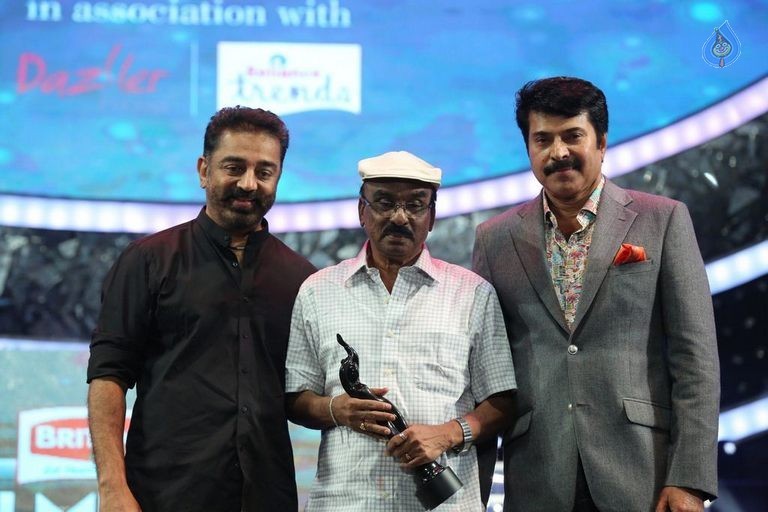 Celebs at 62nd Filmfare Awards South Photos - 108 / 140 photos