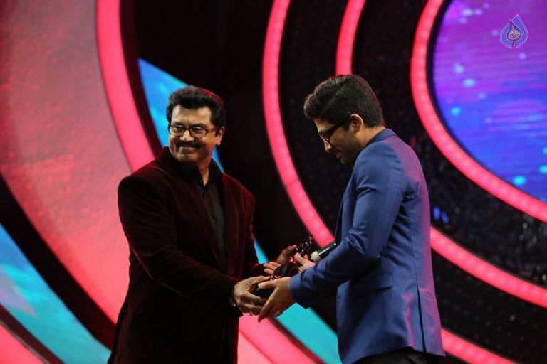 Celebs at 62nd Filmfare Awards South Photos - 119 / 140 photos