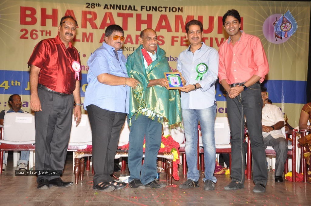 Celebs at Bharatamuni Awards - 11 / 250 photos