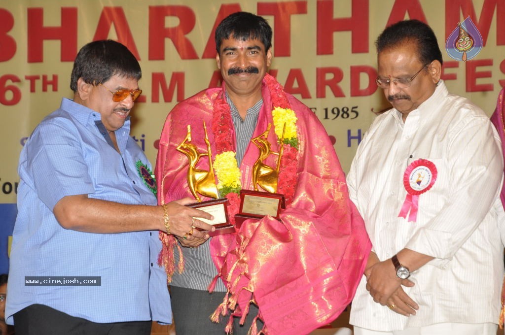 Celebs at Bharatamuni Awards - 71 / 250 photos
