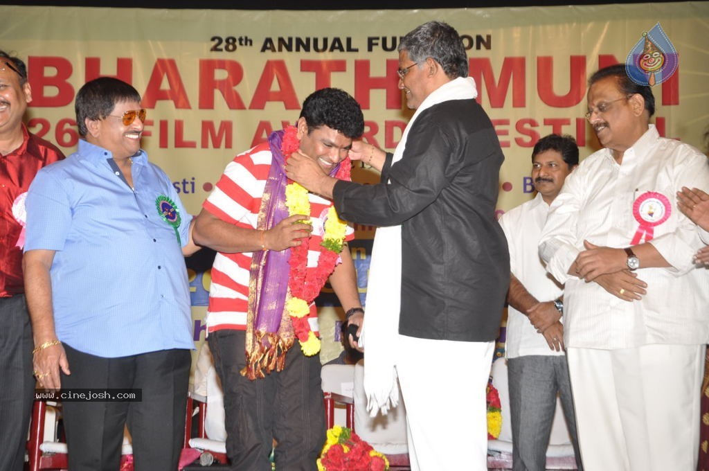 Celebs at Bharatamuni Awards - 84 / 250 photos