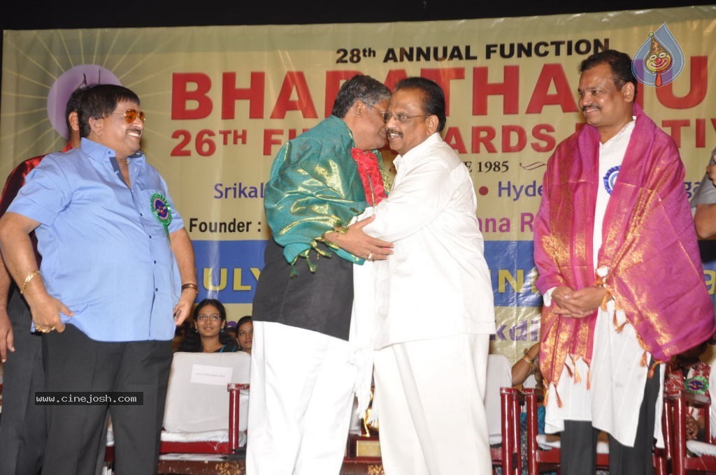 Celebs at Bharatamuni Awards - 87 / 250 photos