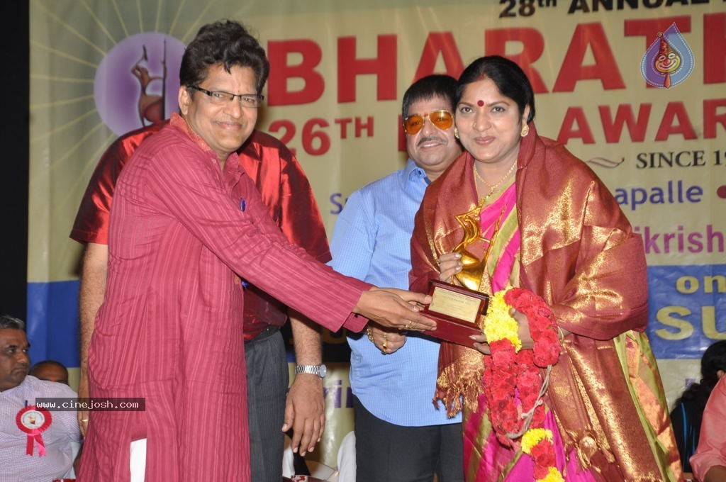 Celebs at Bharatamuni Awards - 114 / 250 photos