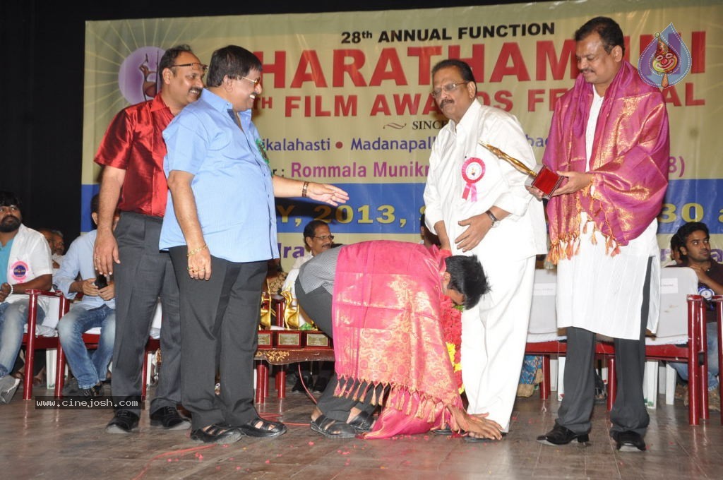 Celebs at Bharatamuni Awards - 116 / 250 photos