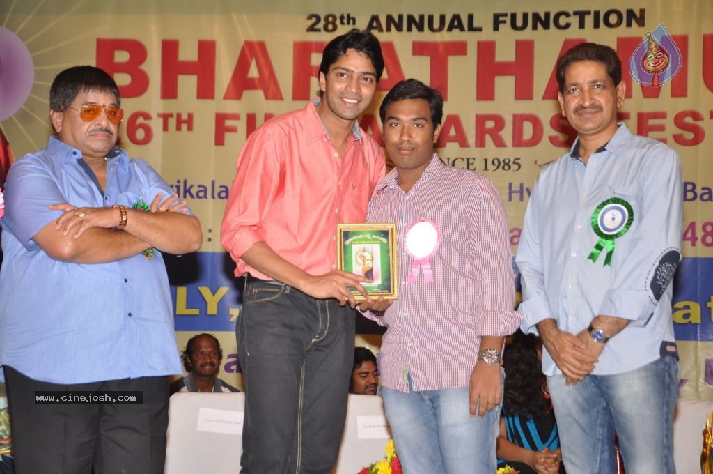 Celebs at Bharatamuni Awards - 120 / 250 photos