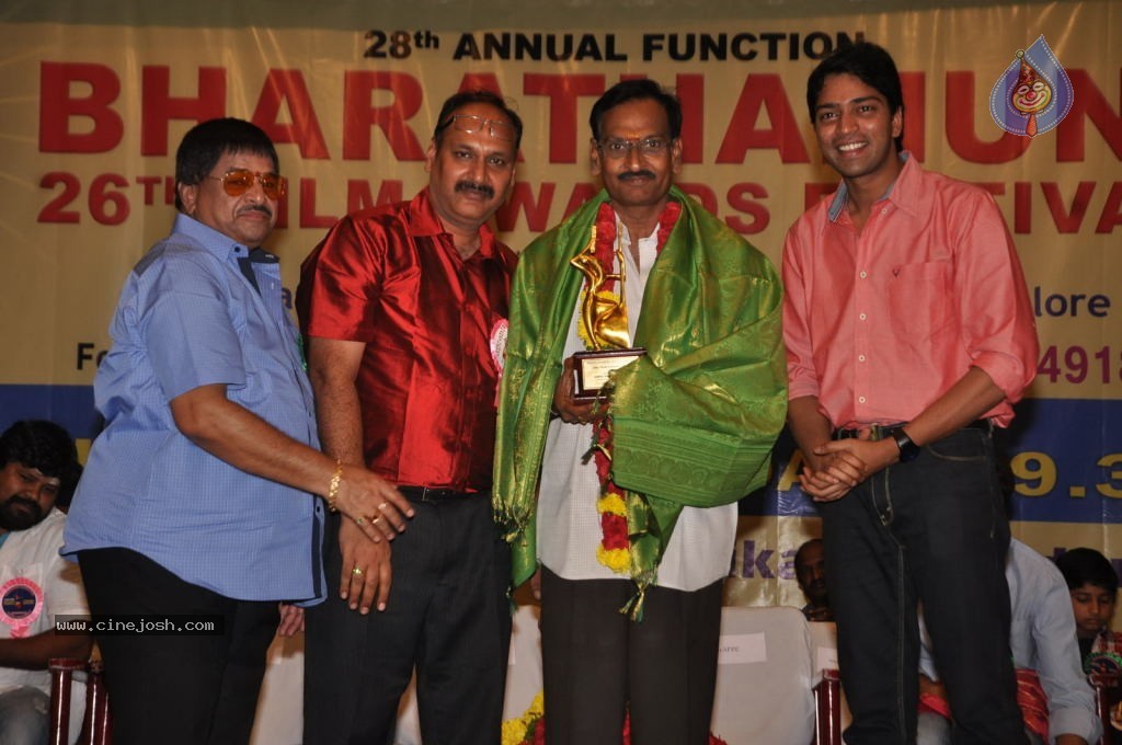 Celebs at Bharatamuni Awards - 138 / 250 photos