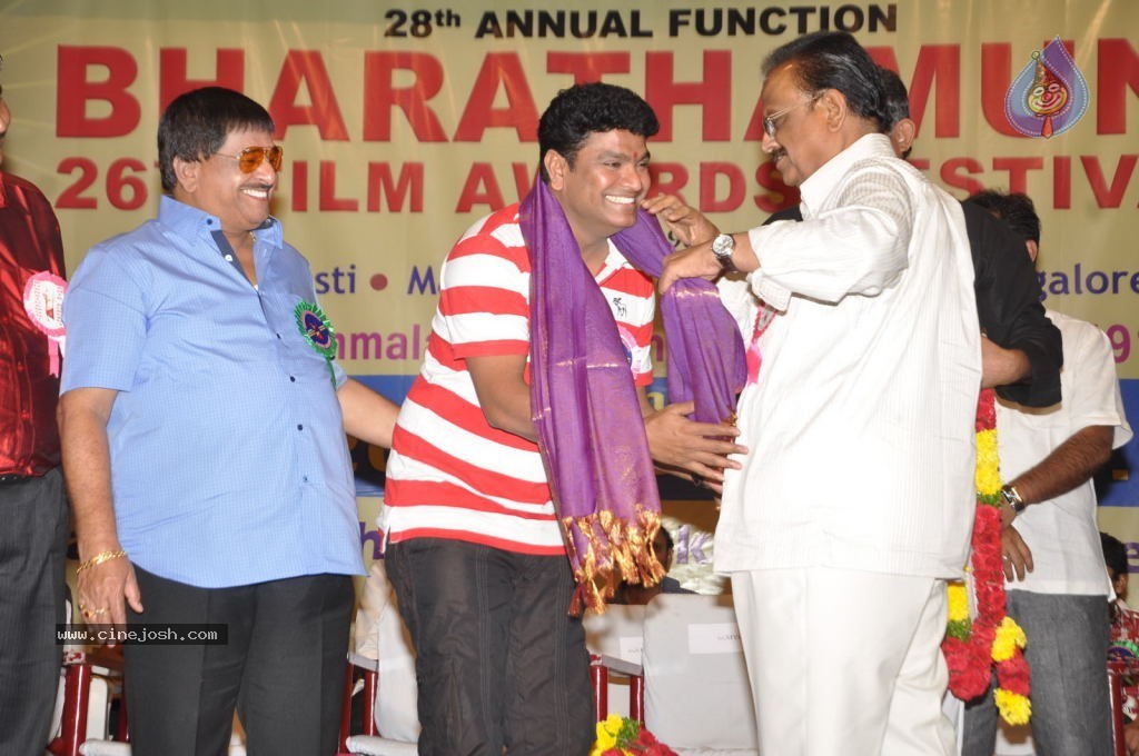 Celebs at Bharatamuni Awards - 163 / 250 photos