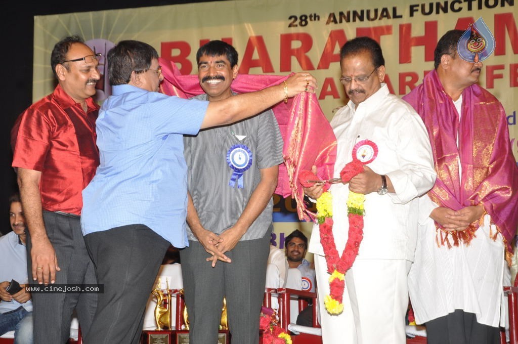 Celebs at Bharatamuni Awards - 178 / 250 photos