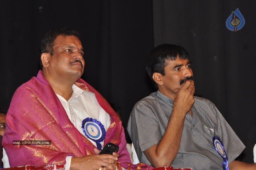 Celebs at Bharatamuni Awards - 181 / 250 photos