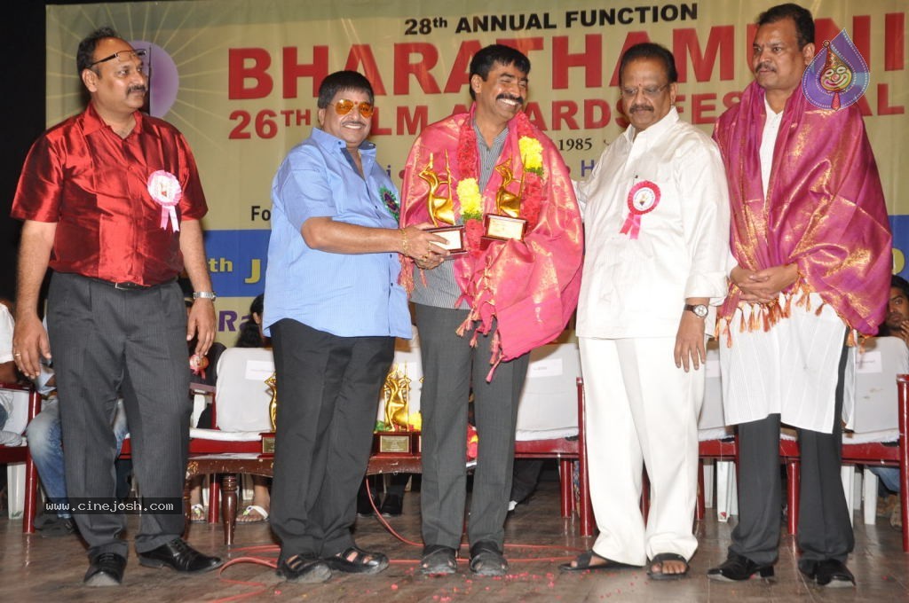 Celebs at Bharatamuni Awards - 183 / 250 photos
