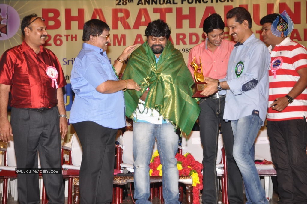 Celebs at Bharatamuni Awards - 195 / 250 photos