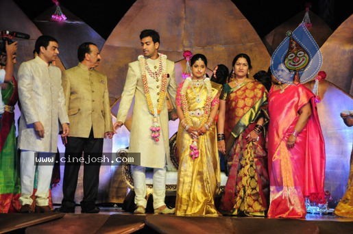 Dil Raju Daughter Hanshitha Engagement 01 - 54 / 106 photos