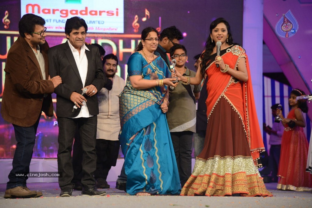 Celebs at Gama Awards 2013 - 79 / 321 photos