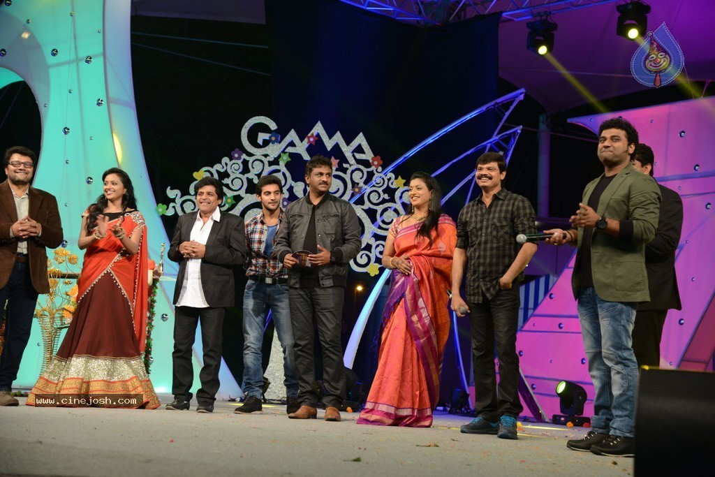 Celebs at Gama Awards 2013 - 229 / 321 photos