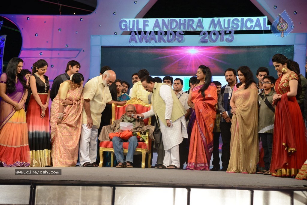 Celebs at Gama Awards 2013 - 298 / 321 photos