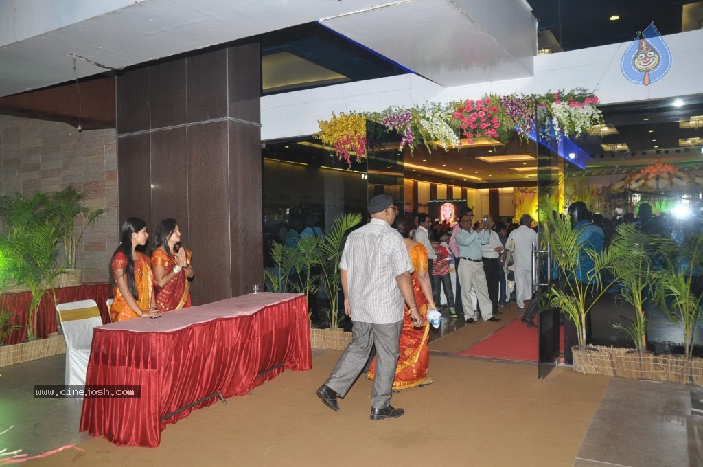 Celebs at Geetha Madhuri Wedding Photos - 23 / 213 photos