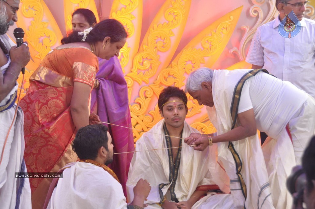 Celebs at Geetha Madhuri Wedding Photos - 37 / 213 photos