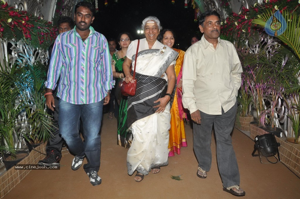 Celebs at Geetha Madhuri Wedding Photos - 53 / 213 photos