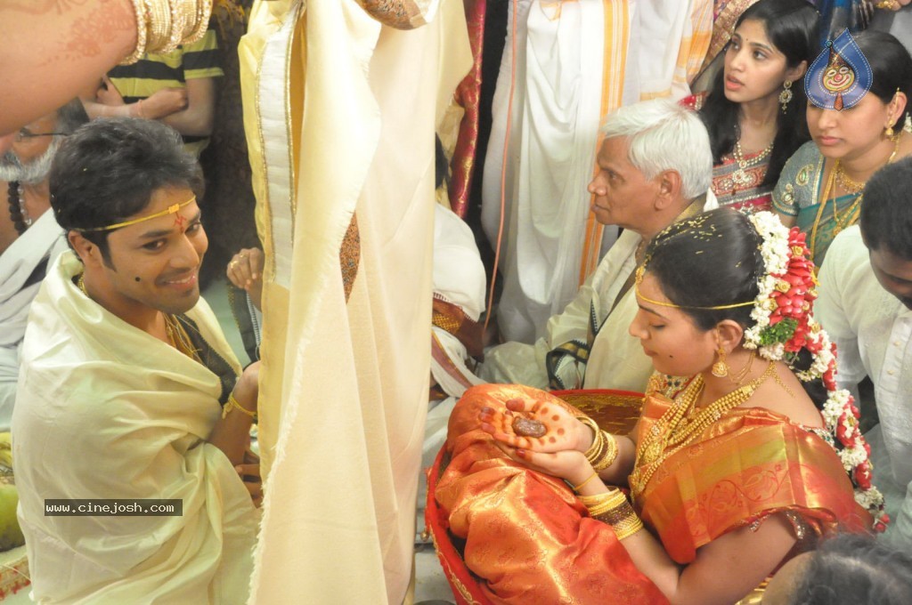 Celebs at Geetha Madhuri Wedding Photos - 54 / 213 photos