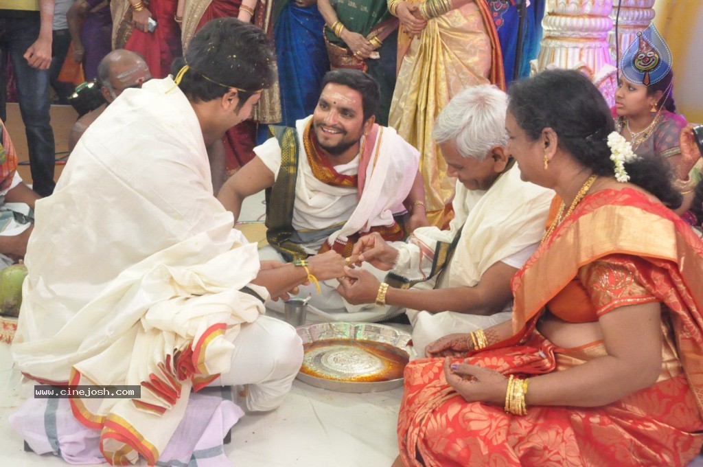 Celebs at Geetha Madhuri Wedding Photos - 67 / 213 photos