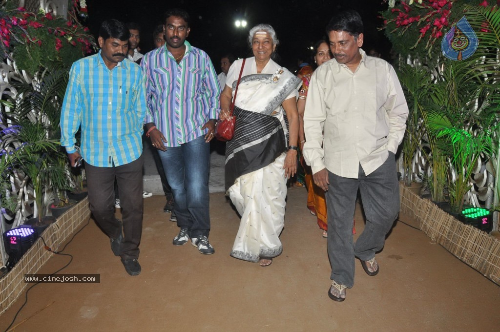 Celebs at Geetha Madhuri Wedding Photos - 82 / 213 photos