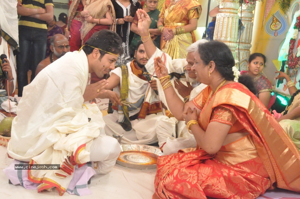 Celebs at Geetha Madhuri Wedding Photos - 96 / 213 photos