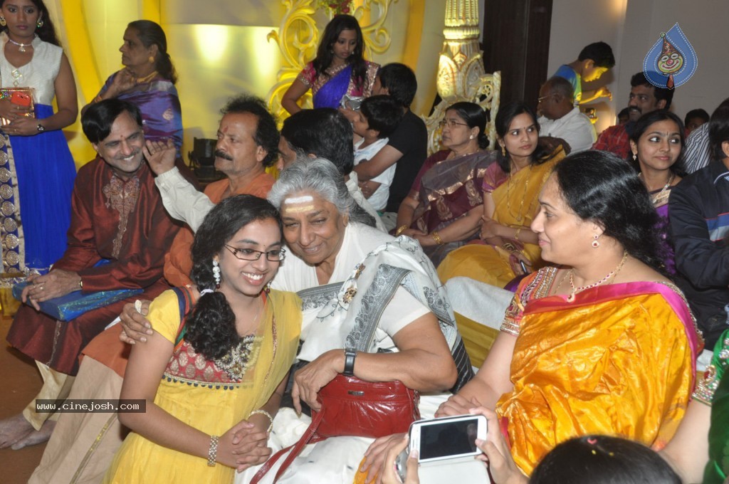Celebs at Geetha Madhuri Wedding Photos - 102 / 213 photos