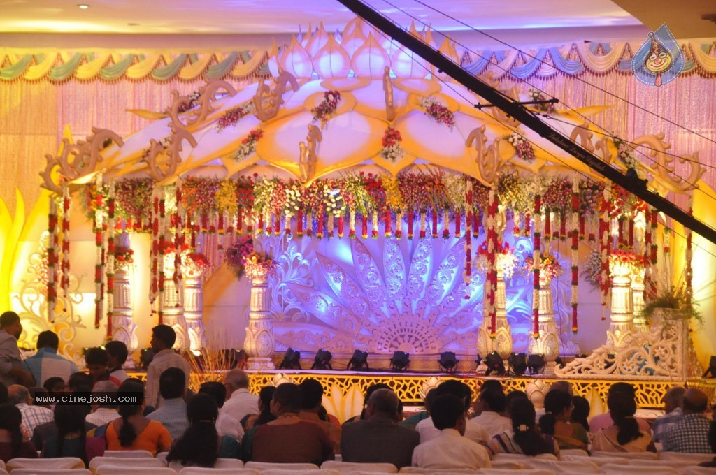 Celebs at Geetha Madhuri Wedding Photos - 115 / 213 photos