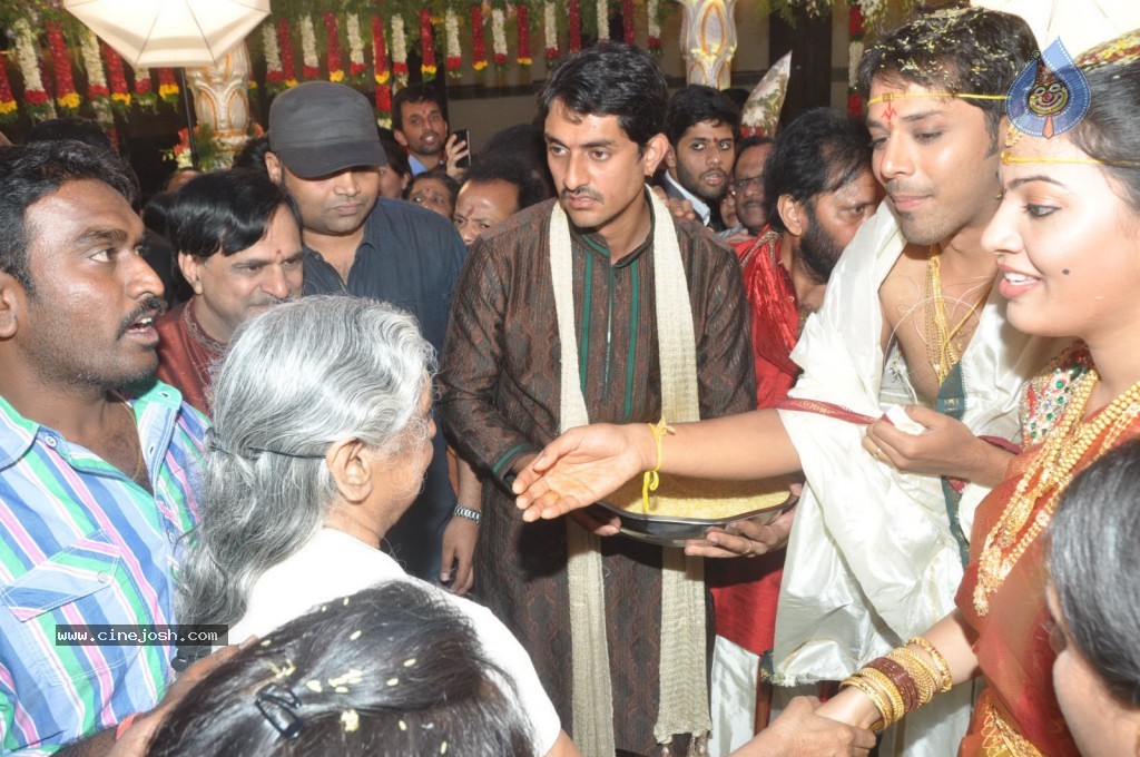 Celebs at Geetha Madhuri Wedding Photos - 134 / 213 photos