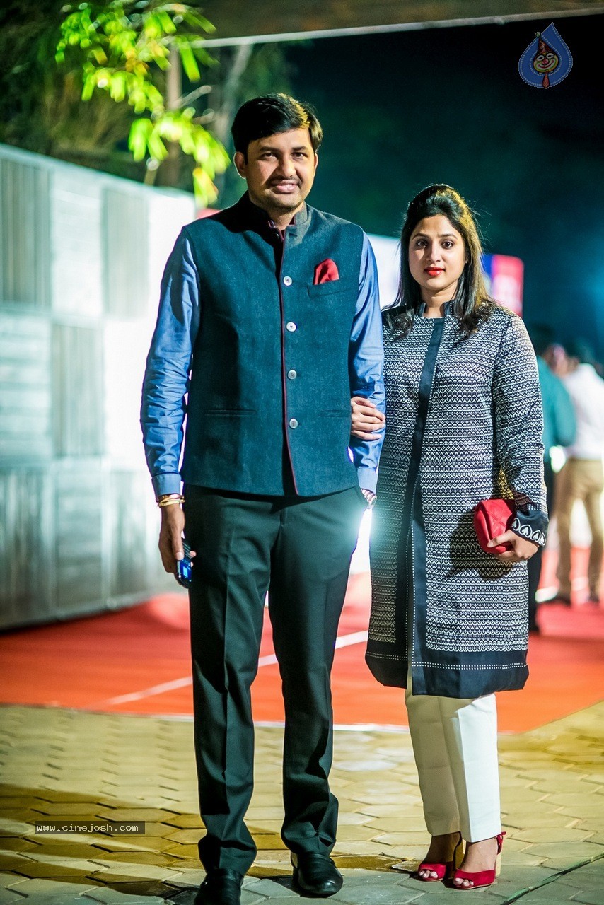 Celebs at Hundred Hearts Glamorous Charity Dinner 01 - 51 / 105 photos