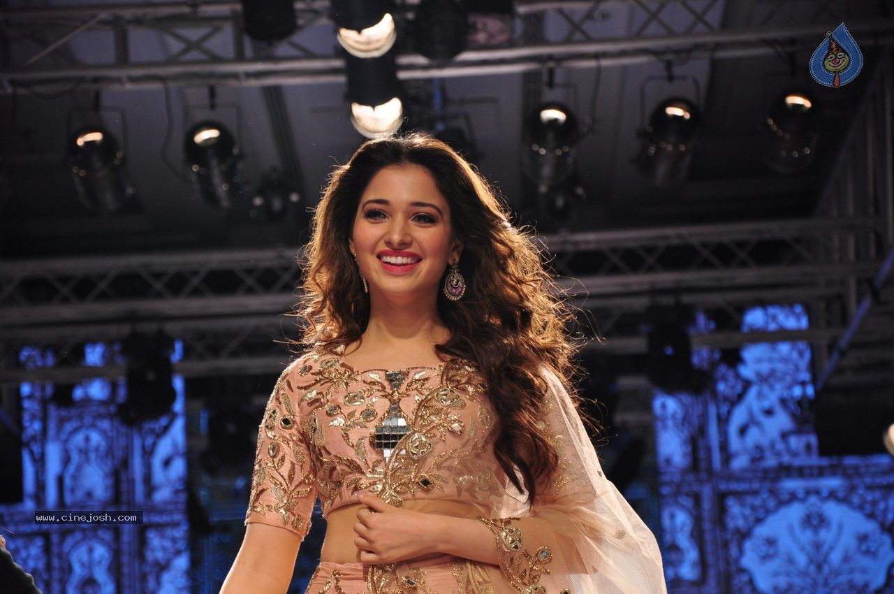Celebs at Lakme Fahion Week 2015 - 5 / 60 photos