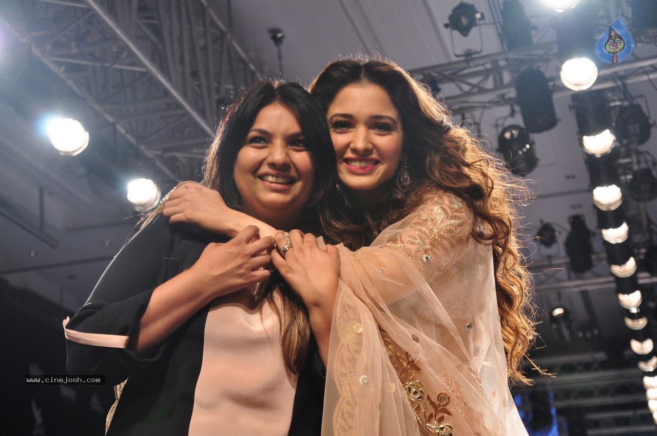 Celebs at Lakme Fahion Week 2015 - 32 / 60 photos