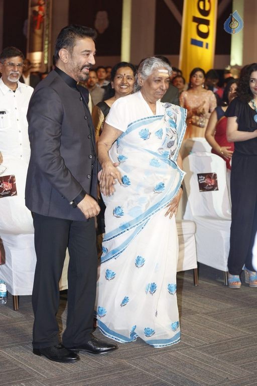 Celebs at Mirchi Music Awards 2014 Photos 2 - 18 / 63 photos