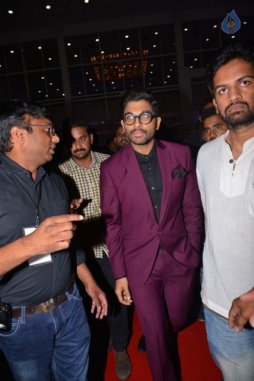 Celebs at Mirchi Music Awards 2014 Photos 2 - 55 / 63 photos