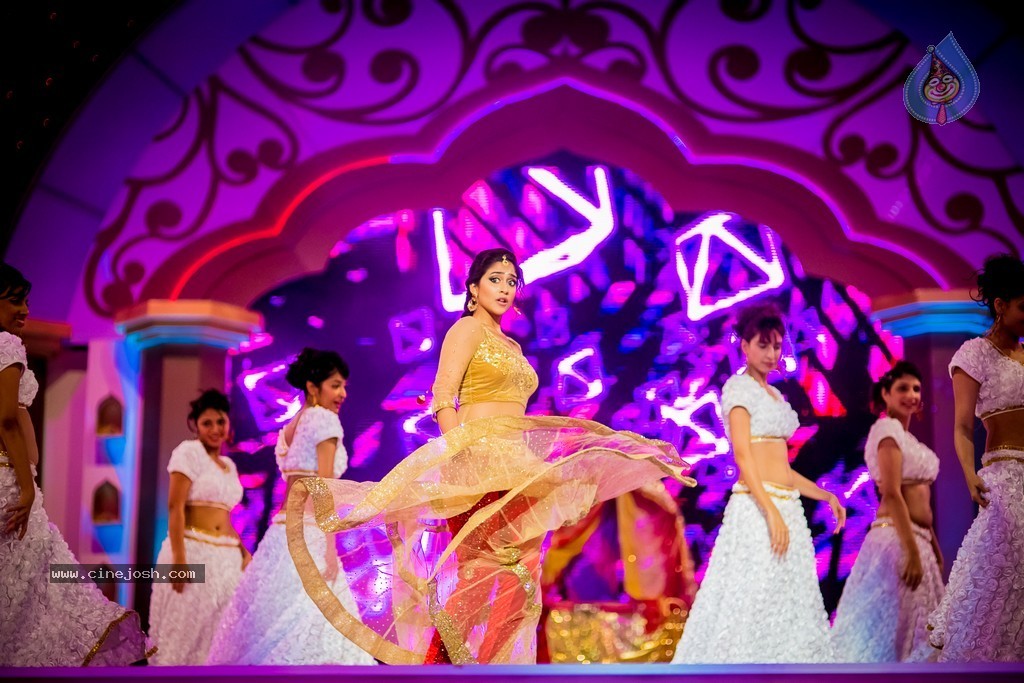 Celebs at SIIMA 2014 - 4 / 431 photos