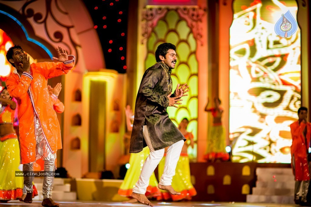 Celebs at SIIMA 2014 - 30 / 431 photos