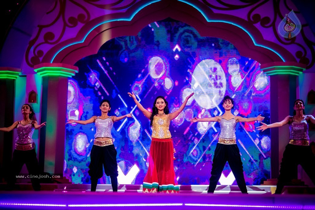 Celebs at SIIMA 2014 - 276 / 431 photos
