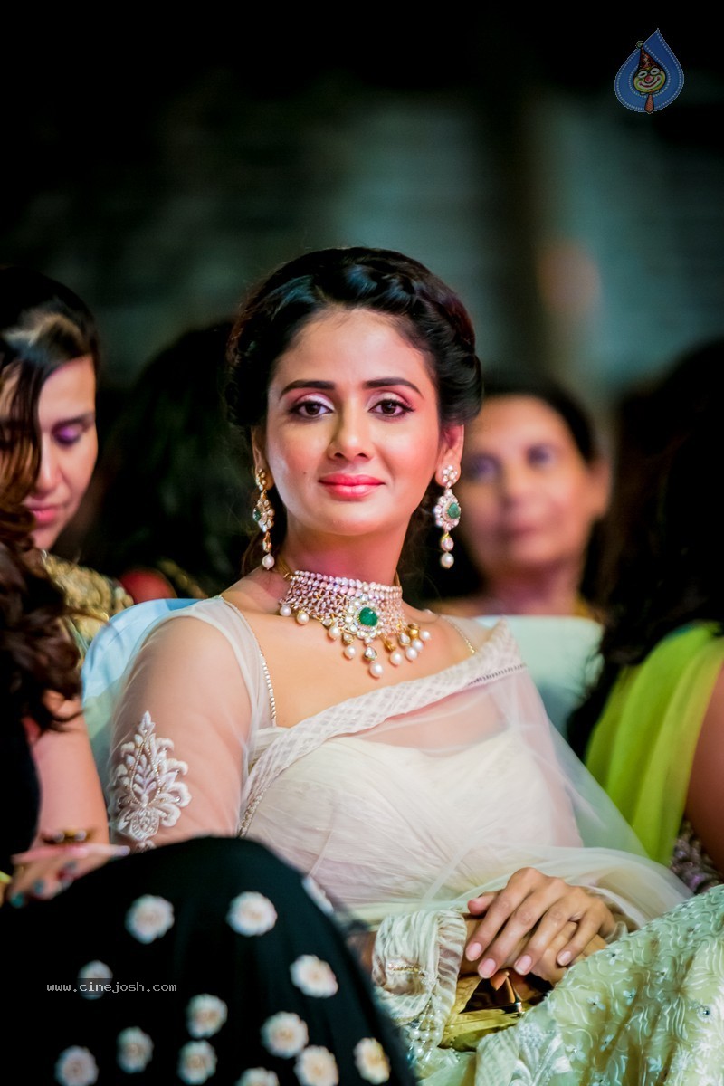 Celebs at SIIMA 2014 - 352 / 431 photos