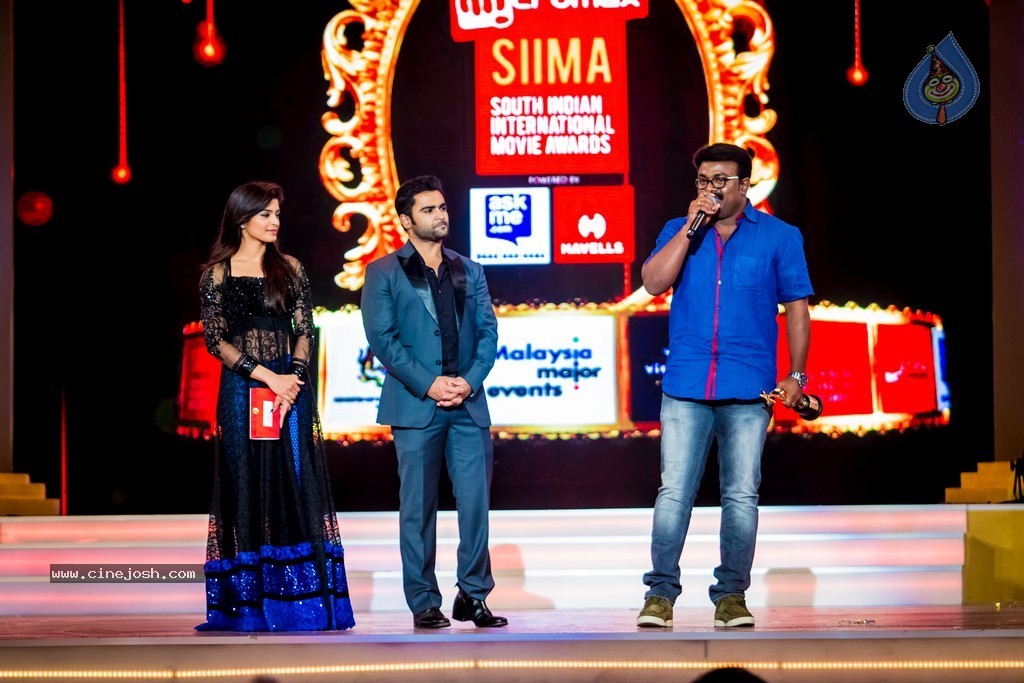 Celebs at SIIMA 2014 - 418 / 431 photos