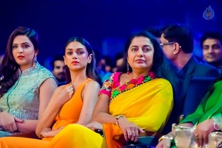 Celebrities at SIIMA Awards 2015 Day 1 - 78 / 327 photos